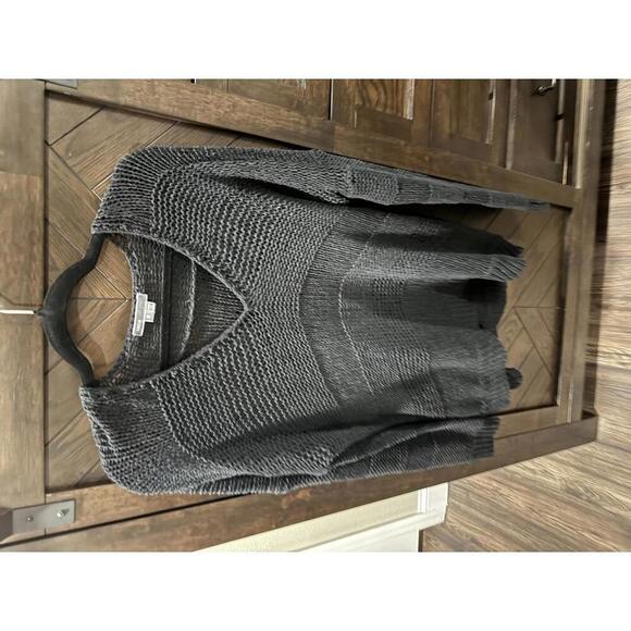 Vince Sweaters - Excellent Condition Vince Knit Cotton Blend V Neck Sweater sz M